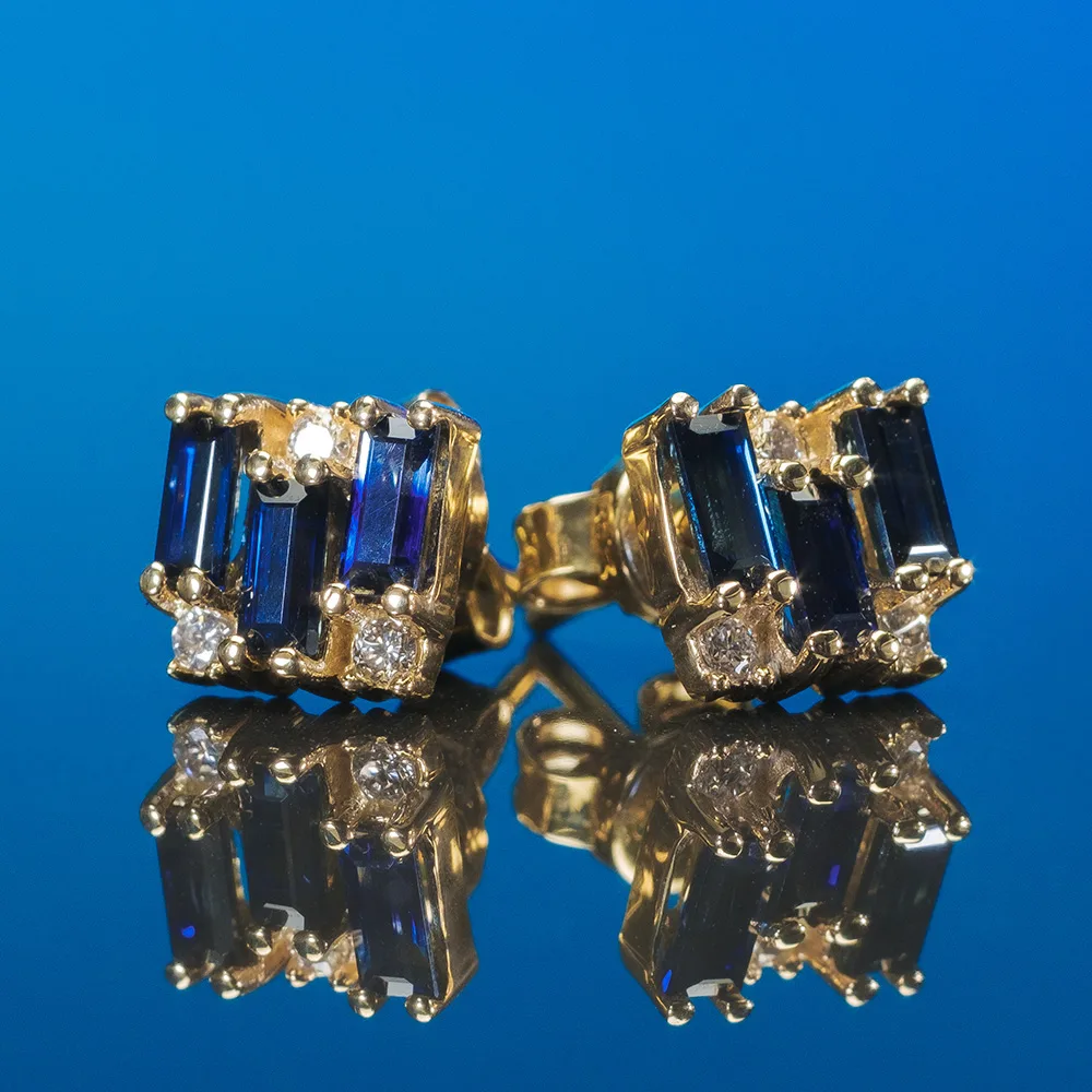 Earrings with sapphires in 18k gold — Joyería Liévano