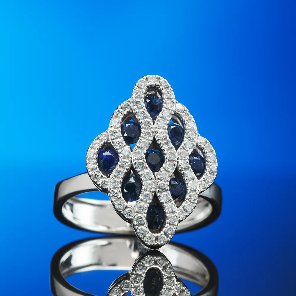 Ring with sapphires in 18k gold — Joyería Liévano